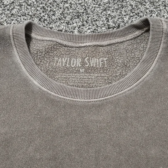 RED (Taylor's Version) Urban Outfitters Crewneck - Picture 4 of 16